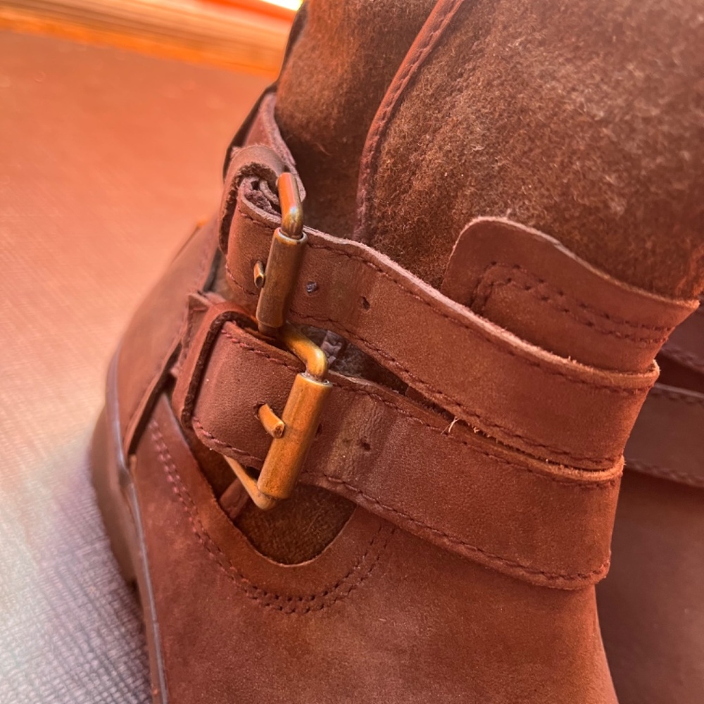 Ugg boot - Picture 4 of 8
